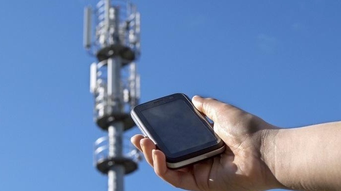 В Скадовську погано працює мобільний звʼязок, інтернет – з перебоями.
