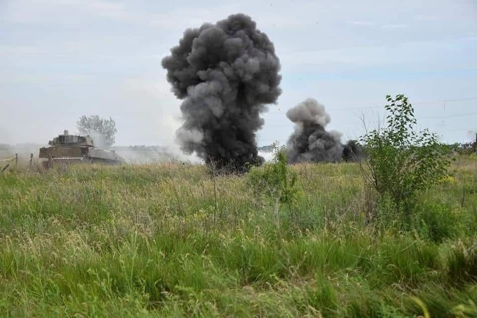 Окупанти мінують Херсонщину боєприпасами 50-х років