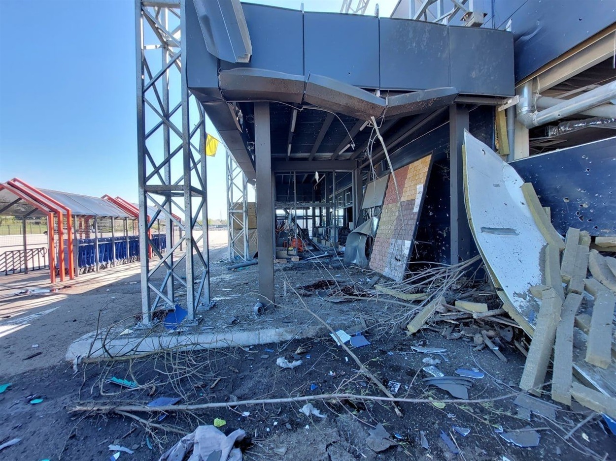 Наслідки обстрілу "Епіцентру" в Херсоні, 3 травня 2023 року